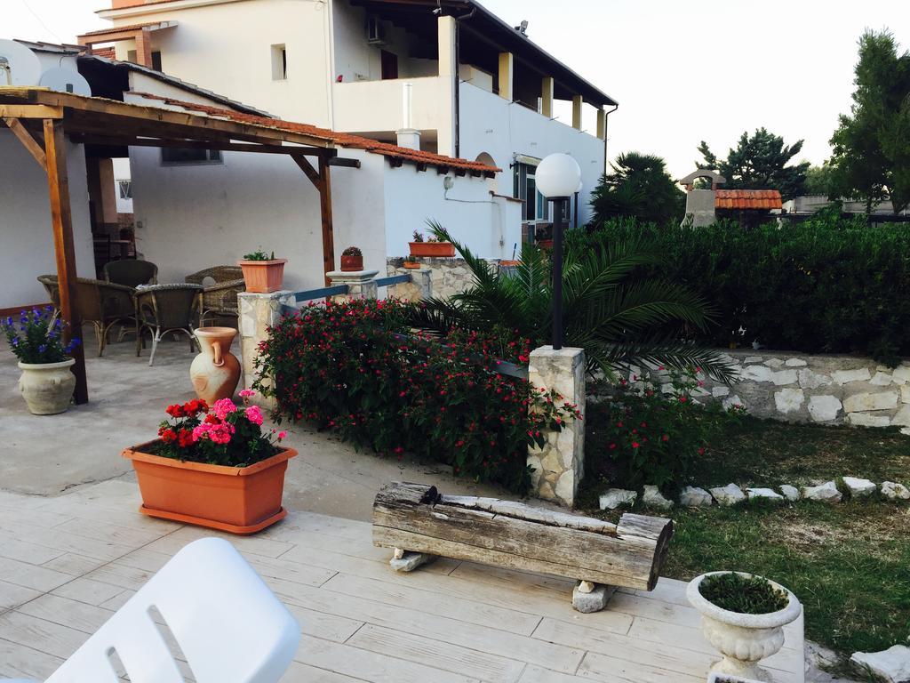 Agriturismo Azzarone Vieste Bagian luar foto